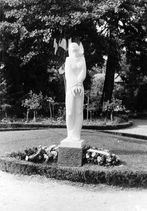 Statue Camp de Brens (Tarn)